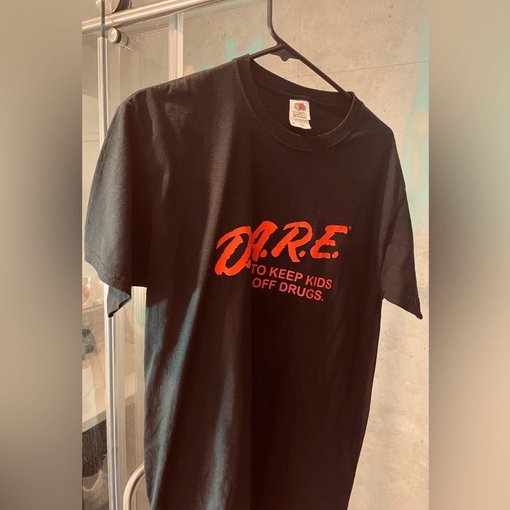 Vintage DARE Teeshirt - Medium - Short-Sleeve - Y2k T-Shirt - Unisex - red black